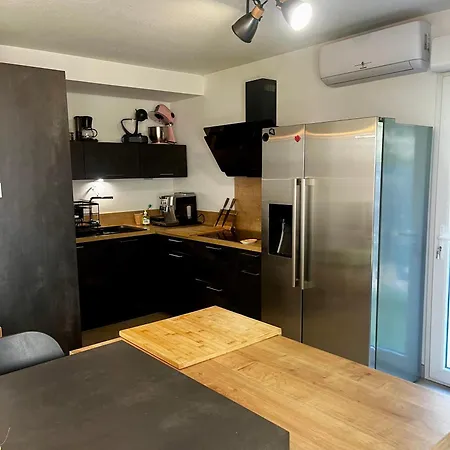 Duplex Piscine 3 Chambres Et Clim Proche Plages *